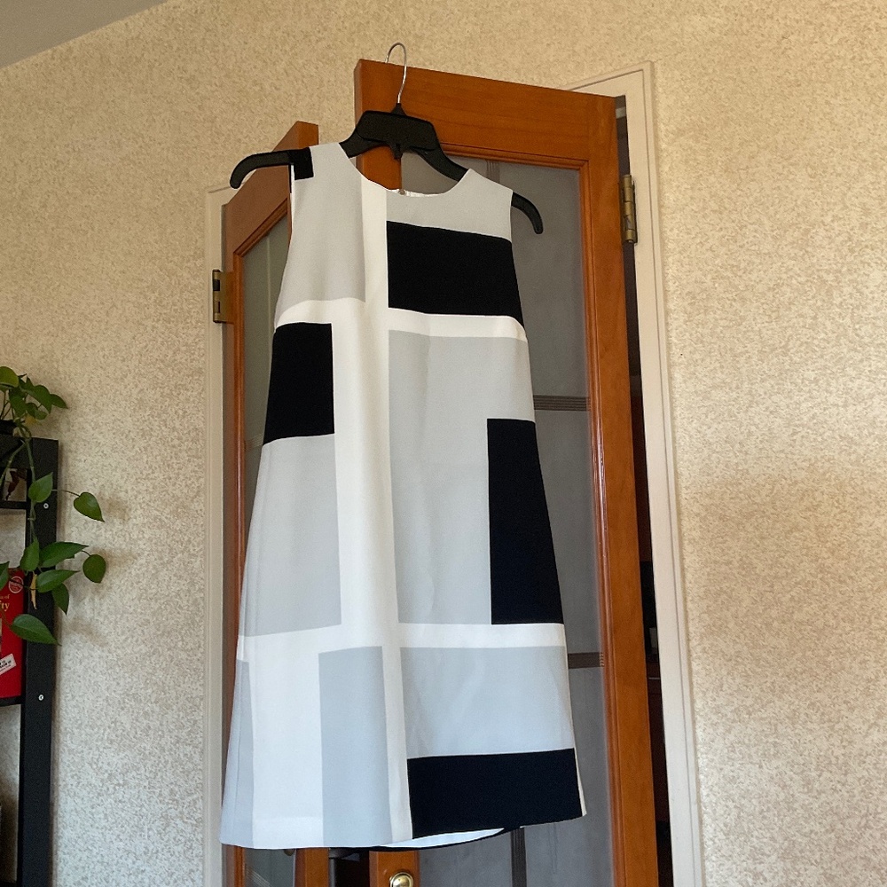 VINCE CAMUTO sleeveless dress